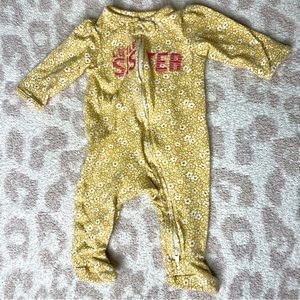 🍁 Carter’s zipper footed pajamas “little sister”, floral yellow, 0-3 months
